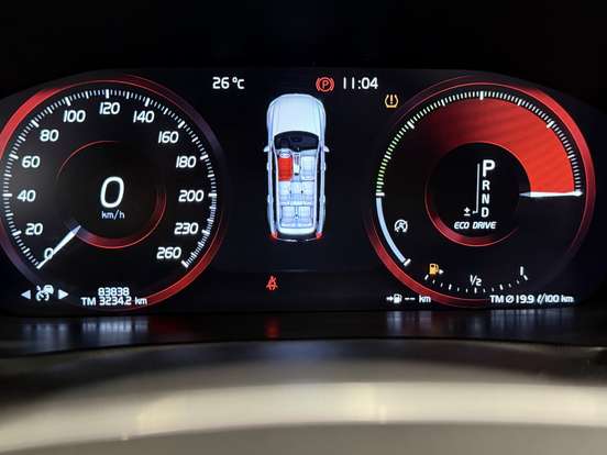 VOLVO-XC90-2020