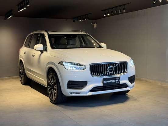VOLVO-XC90-2020