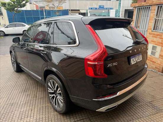 VOLVO-XC90-2020