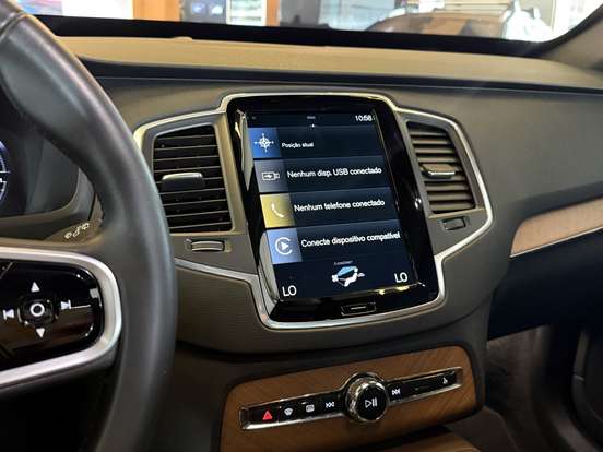 VOLVO-XC90-2020
