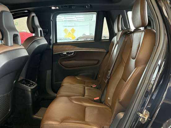 VOLVO-XC90-2020