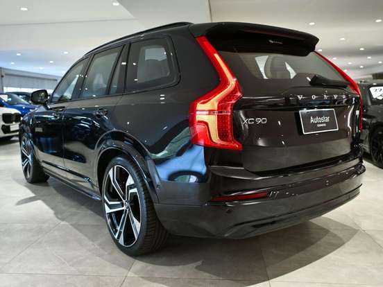 VOLVO-XC90-2021