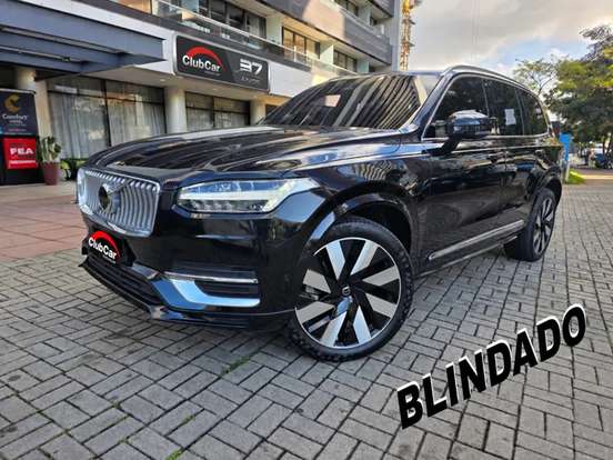 VOLVO-XC90-2023