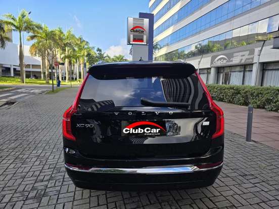 VOLVO-XC90-2023