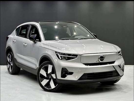 VOLVO-C40-2023