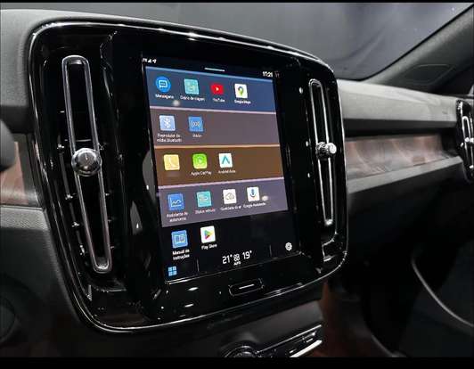 VOLVO-C40-2023