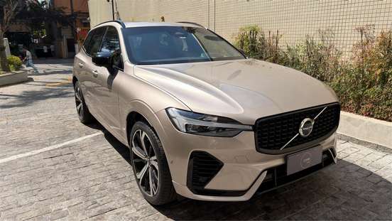 VOLVO-XC60-2023