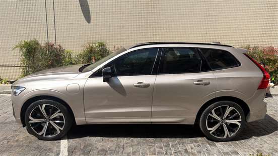 VOLVO-XC60-2023