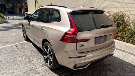 VOLVO-XC60-2023