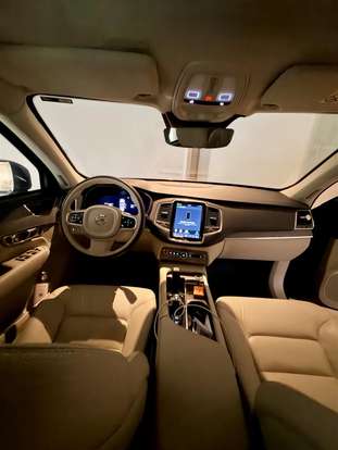 VOLVO-XC90-2023