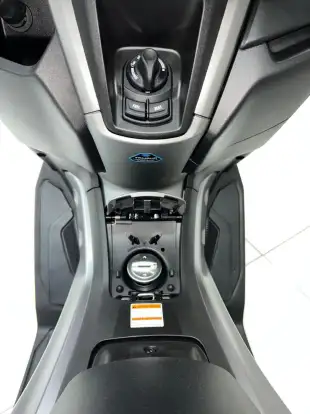 YAMAHA-NMAX CONNECTED 160 ABS-2026