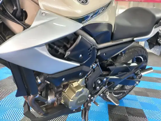 YAMAHA-XJ6 N YAMAHA-XJ6 N-2010