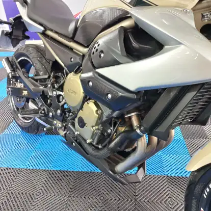 YAMAHA-XJ6 N-2010