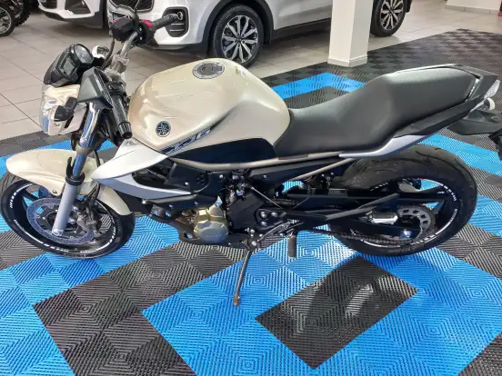 YAMAHA-XJ6 N YAMAHA-XJ6 N-2010