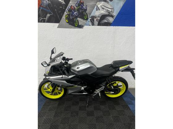 YAMAHA YZF R15 