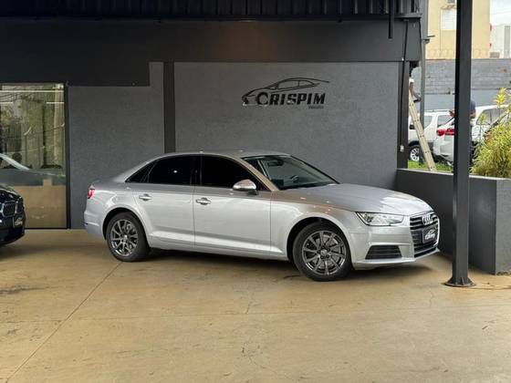 AUDI A4 2.0 TFSI ATTRACTION GASOLINA 4P S TRONIC