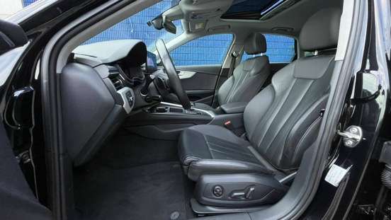 AUDI-A4-2020