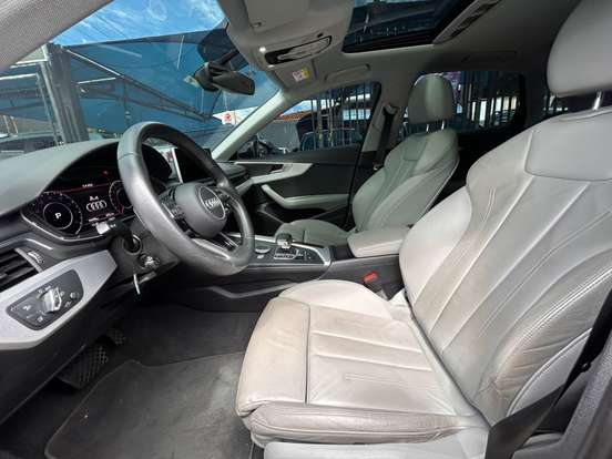 AUDI-A4-2019