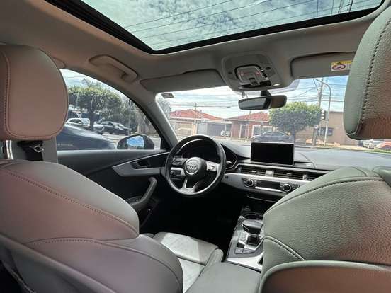 AUDI-A4-2019