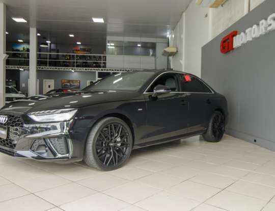 AUDI-A4-2021