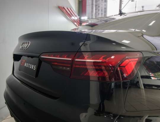 AUDI-A4-2021