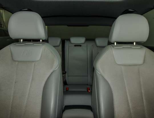 AUDI-A4-2021