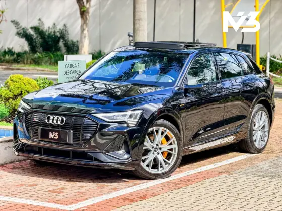 AUDI E-TRON ELÉTRICO PERFORMANCE BLACK QUATTRO AUDI E-TRON ELÉTRICO PERFORMANCE BLACK QUATTRO