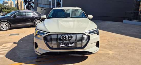 AUDI-E-TRON-2022