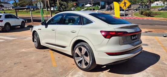 AUDI-E-TRON-2022