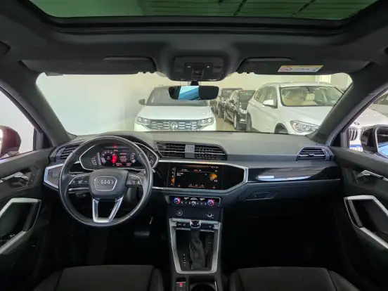 AUDI-Q3-2021