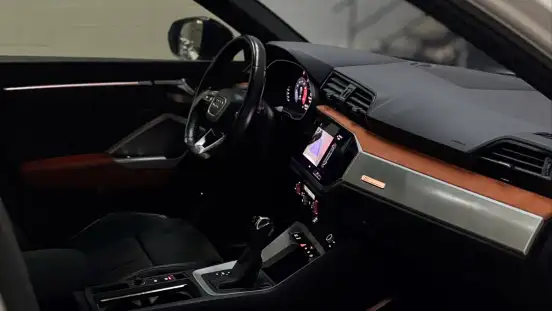 AUDI-Q3-2020