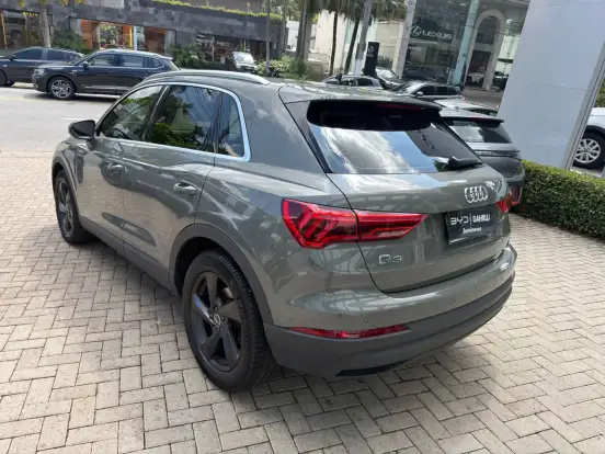 AUDI-Q3-2021