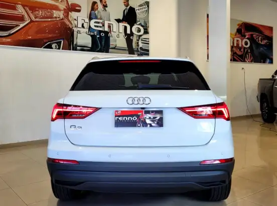 AUDI-Q3-2021
