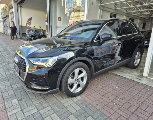 AUDI-Q3-2021