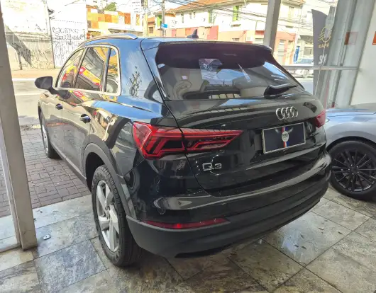 AUDI-Q3-2021