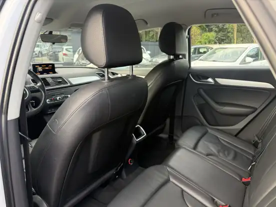 AUDI-Q3-2018