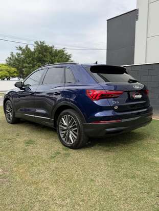 AUDI-Q3-2021