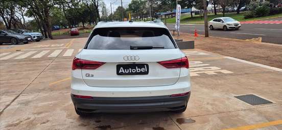 AUDI-Q3-2020