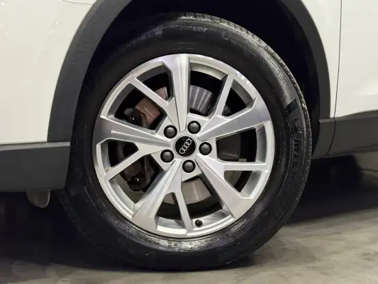 AUDI-Q3-2022