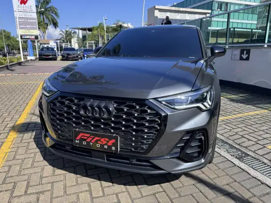AUDI-Q3-2024