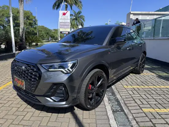 AUDI-Q3-2024