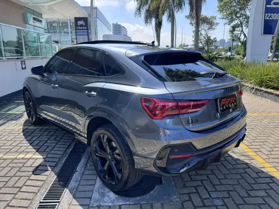 AUDI-Q3-2024