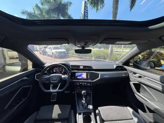 AUDI-Q3-2024