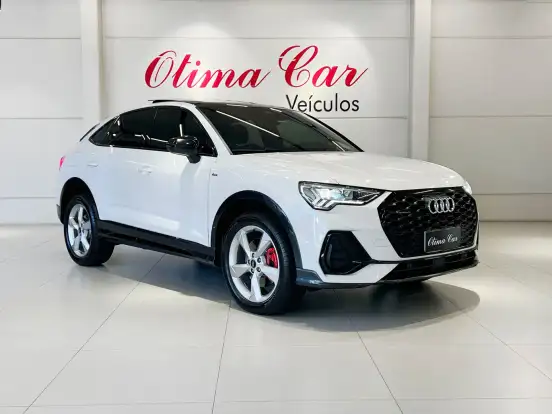 AUDI-Q3-2022