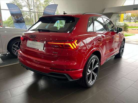 AUDI-Q3-2.0 40 TFSI GASOLINA PERFORMANCE BLACK PLUS QUATTRO TIPTRONIC AUDI-Q3-2024