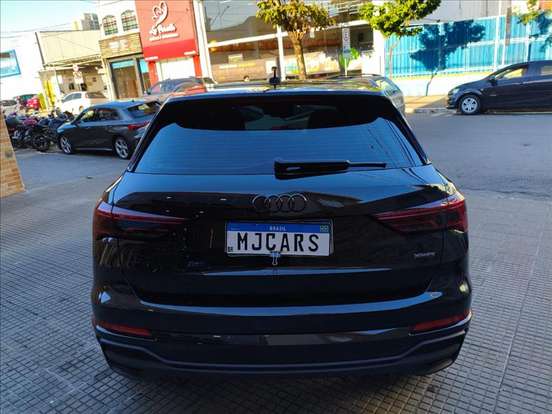 AUDI-Q3-2024