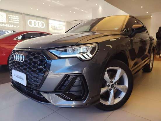 AUDI-Q3-2022