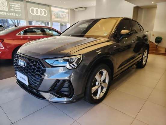 AUDI-Q3-2022