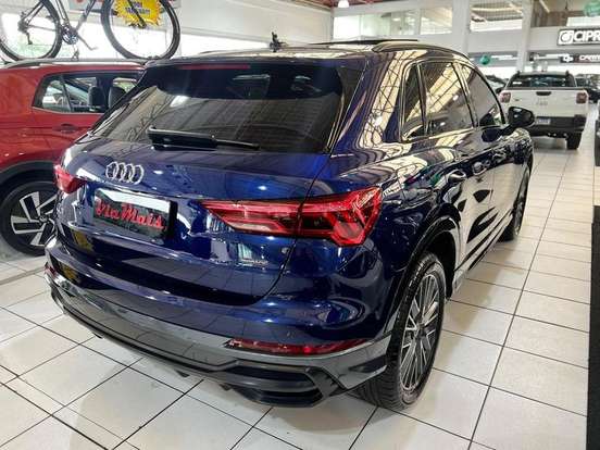 AUDI-Q3-2022