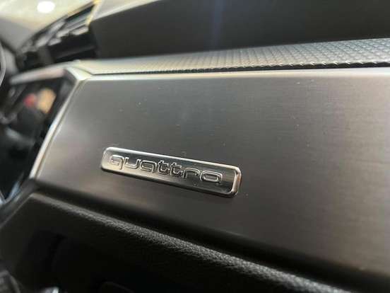 AUDI-Q3-2022